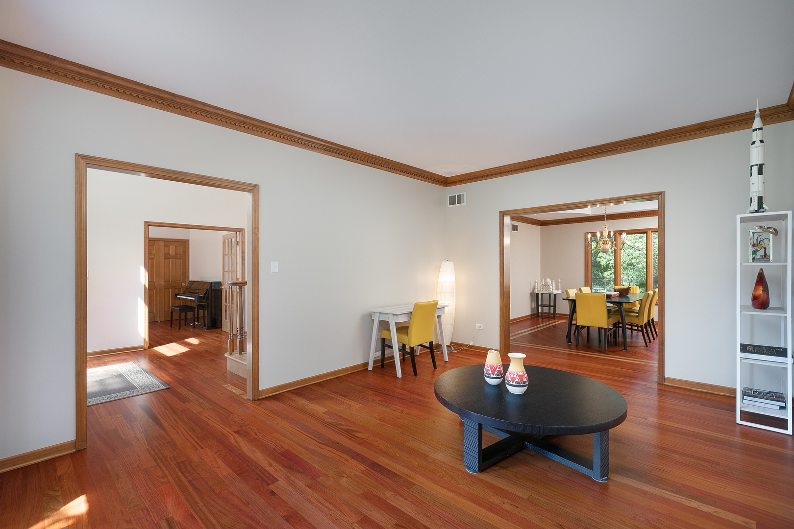 23W250 Hampton Circle