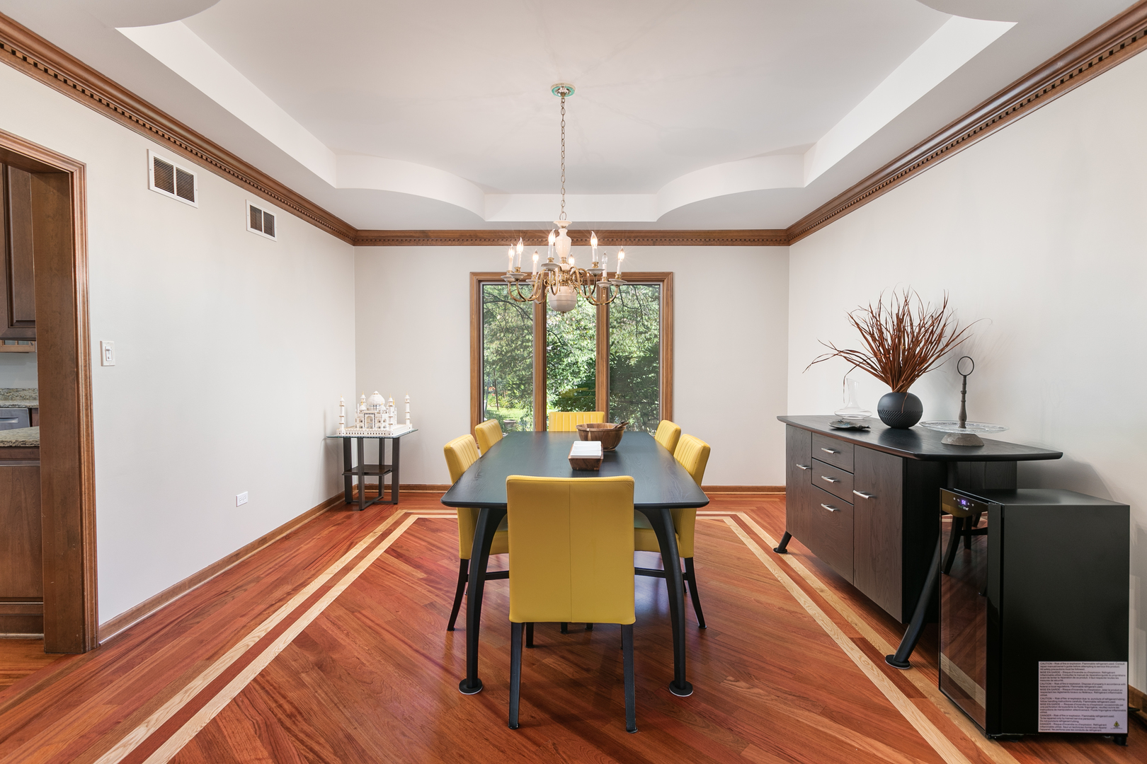 23W250 Hampton Circle