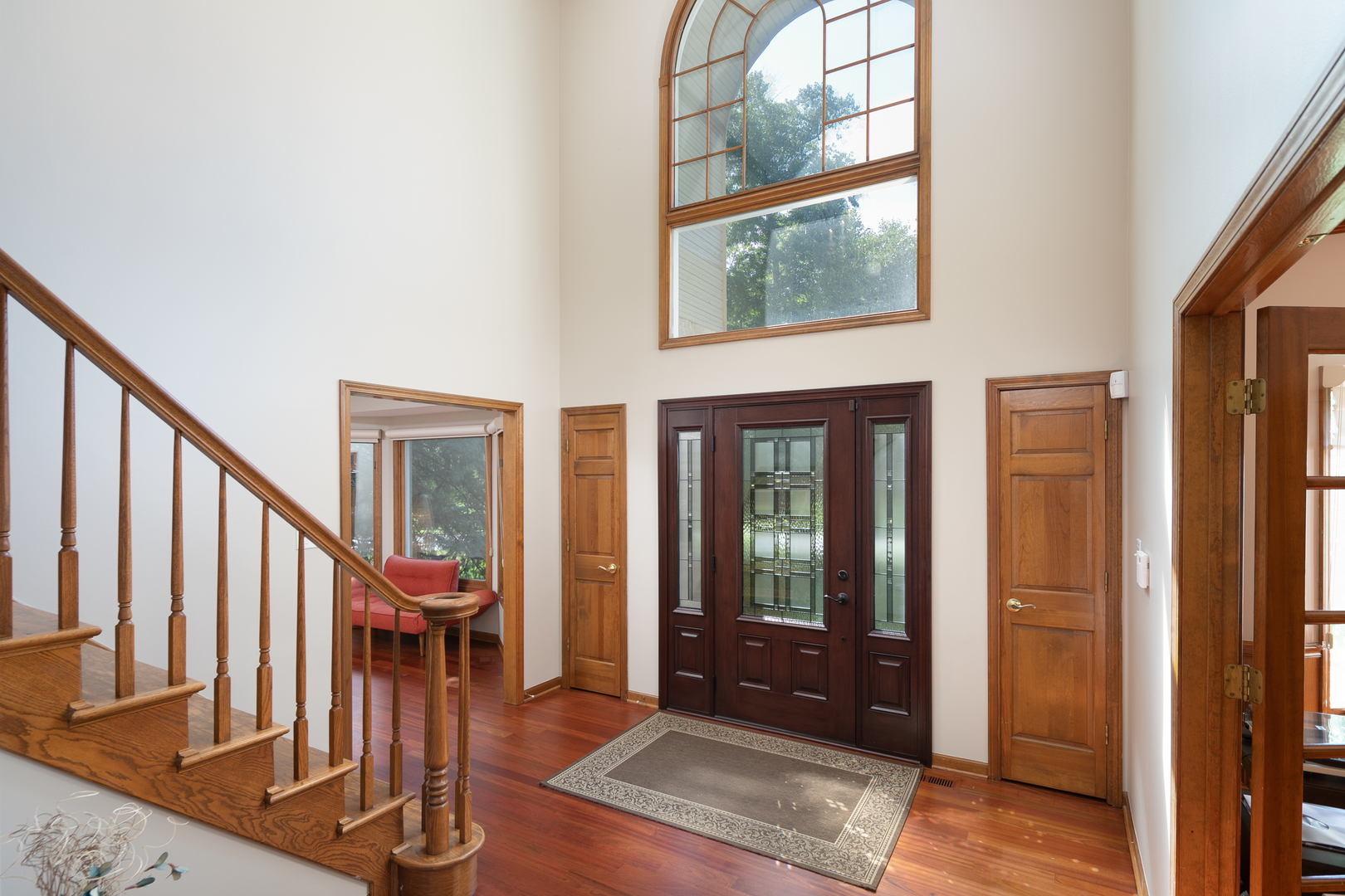 23W250 Hampton Circle