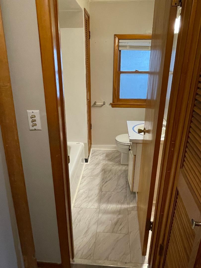 421 1/2 Buell Avenue