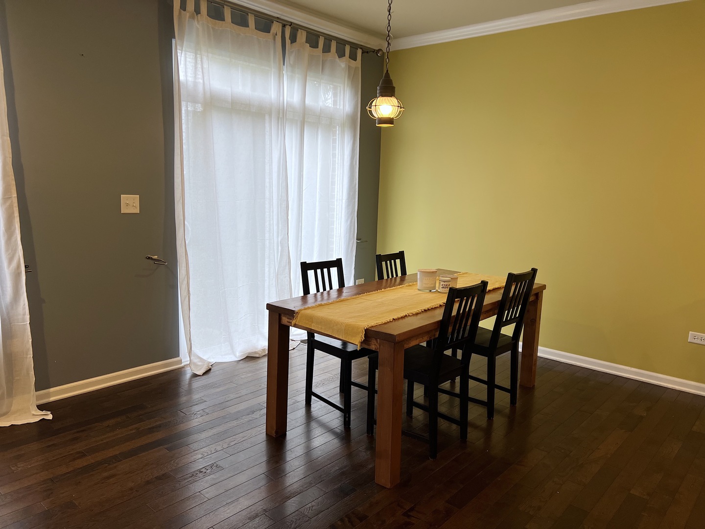 1037 Ravendale Court