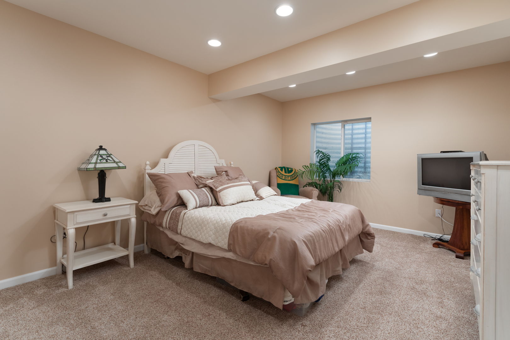 2904 Chevy Chase Lane