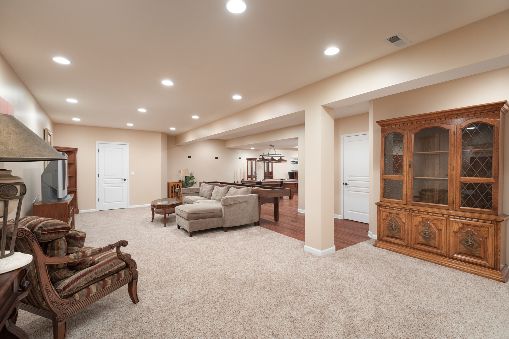 2904 Chevy Chase Lane