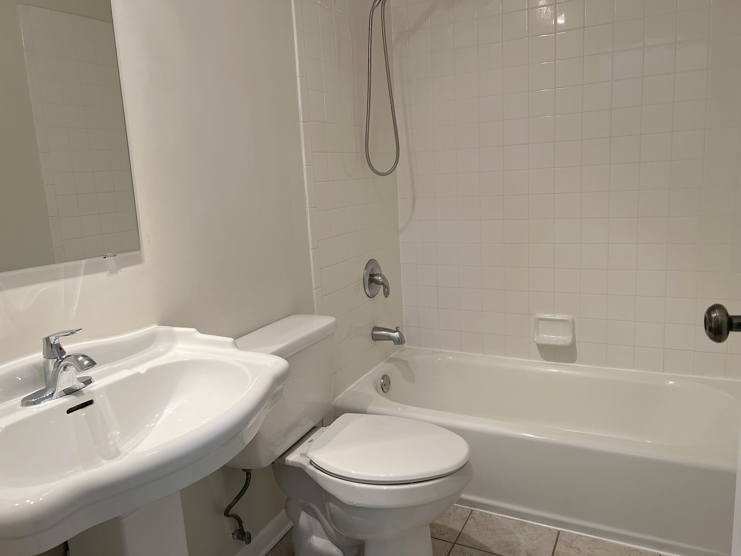 5700 HILLCREST Lane Unit: 4C