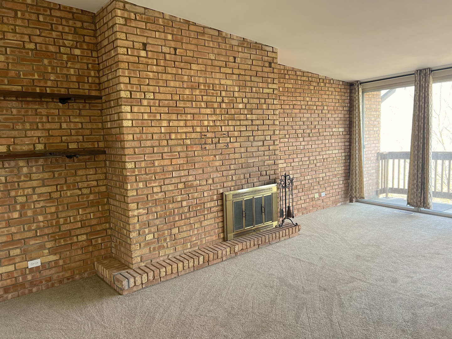 5700 HILLCREST Lane Unit: 4C