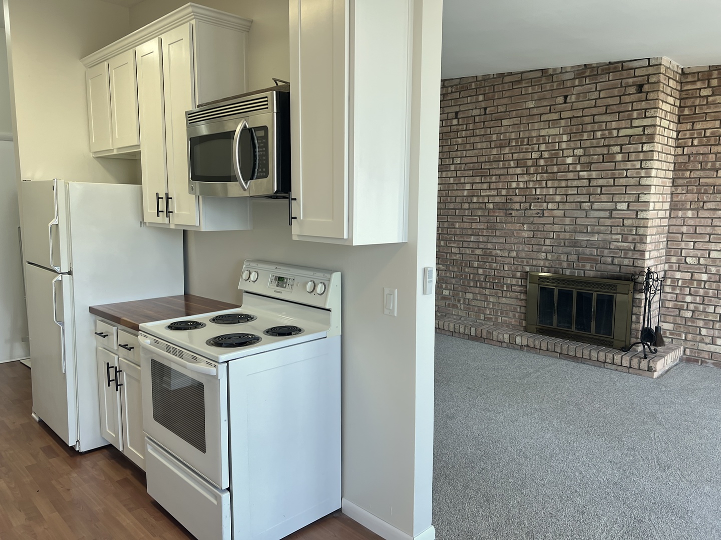 5700 HILLCREST Lane Unit: 4C