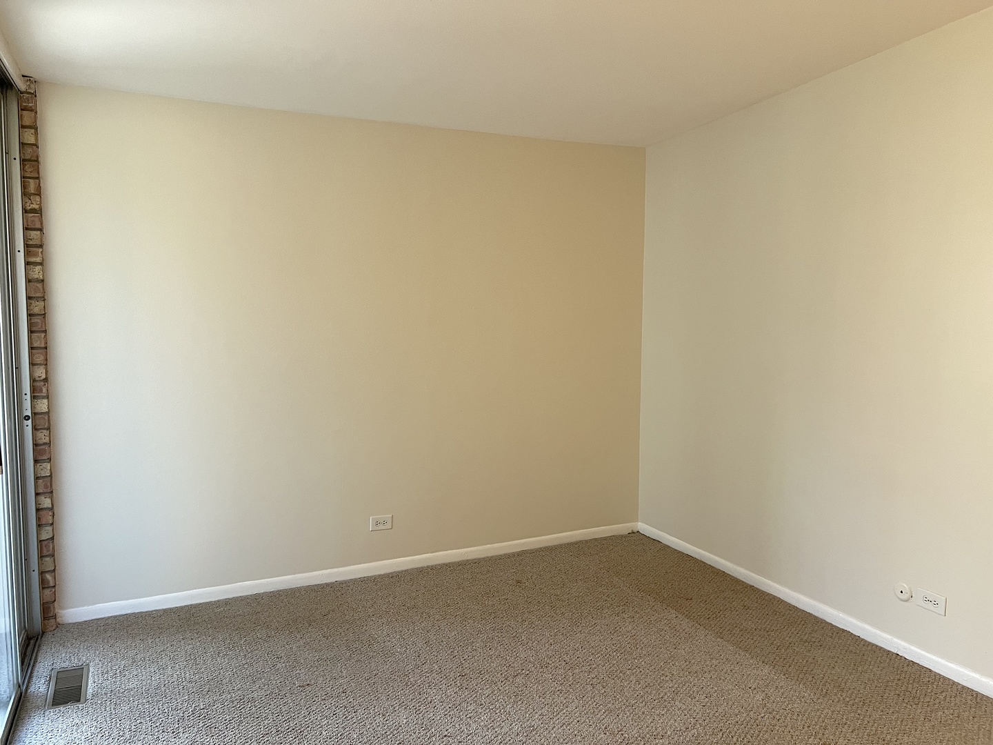 5700 HILLCREST Lane Unit: 4C