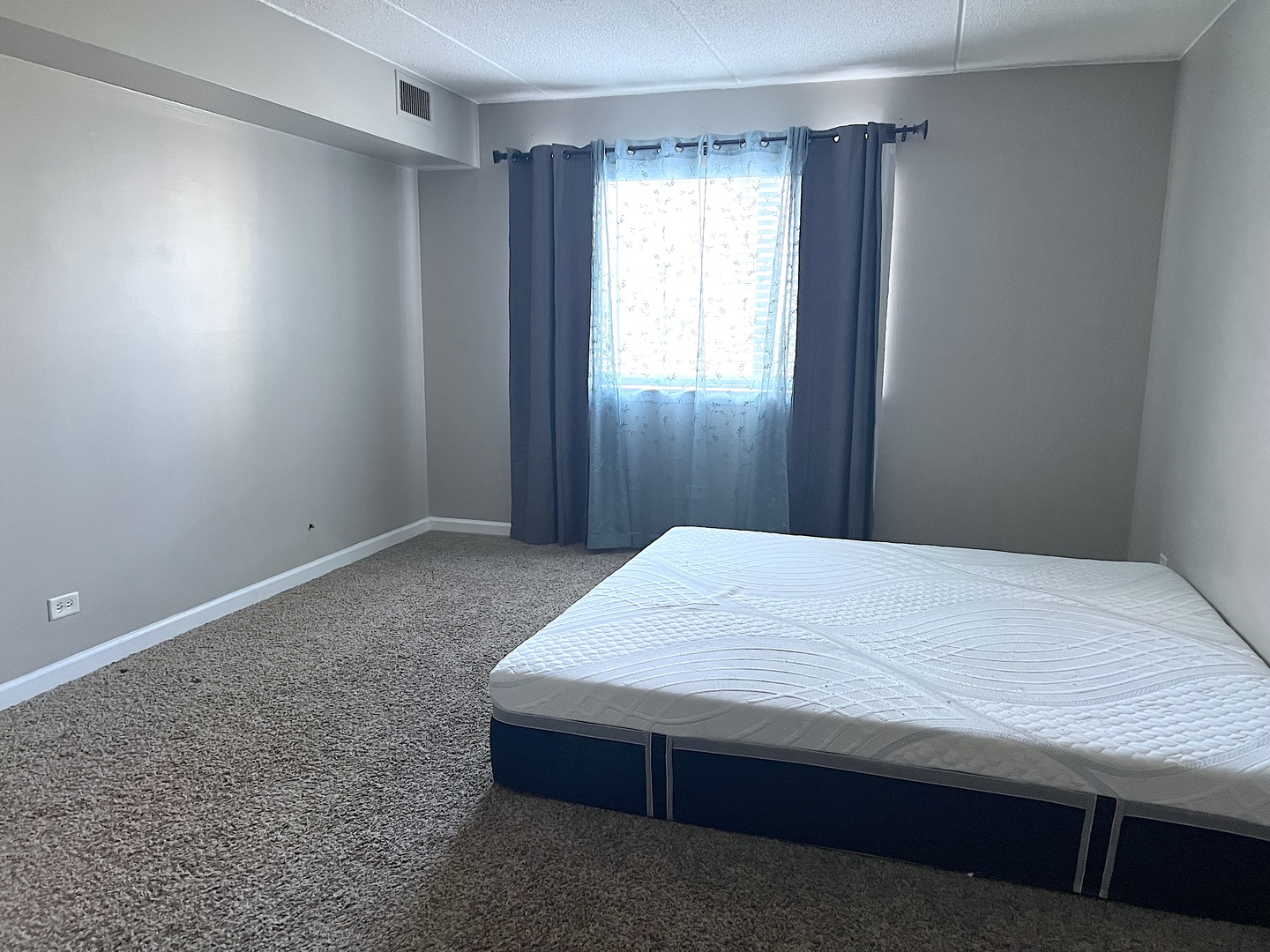 5S100 PEBBLEWOOD Lane Unit: E1