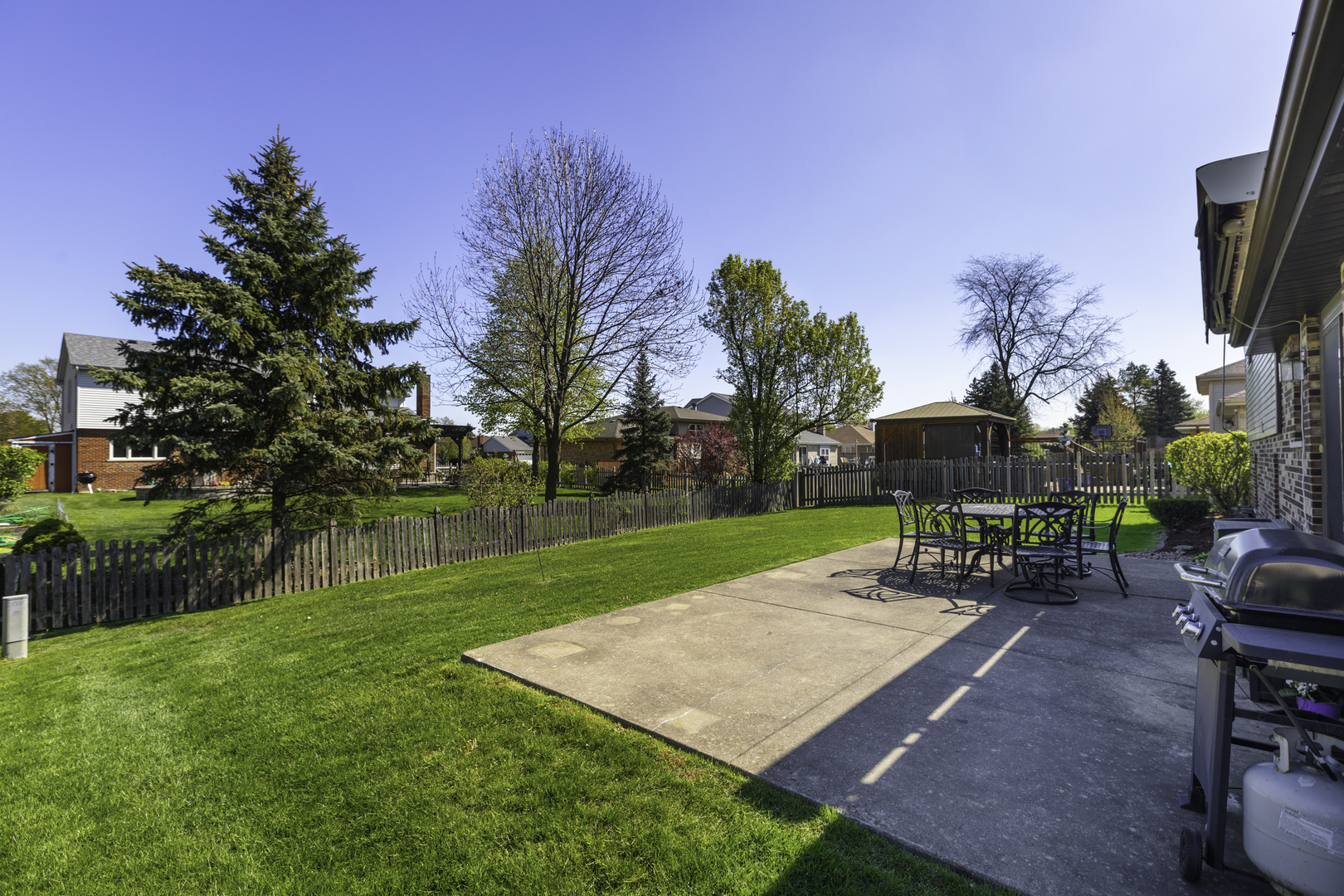 20w518 Elizabeth Drive