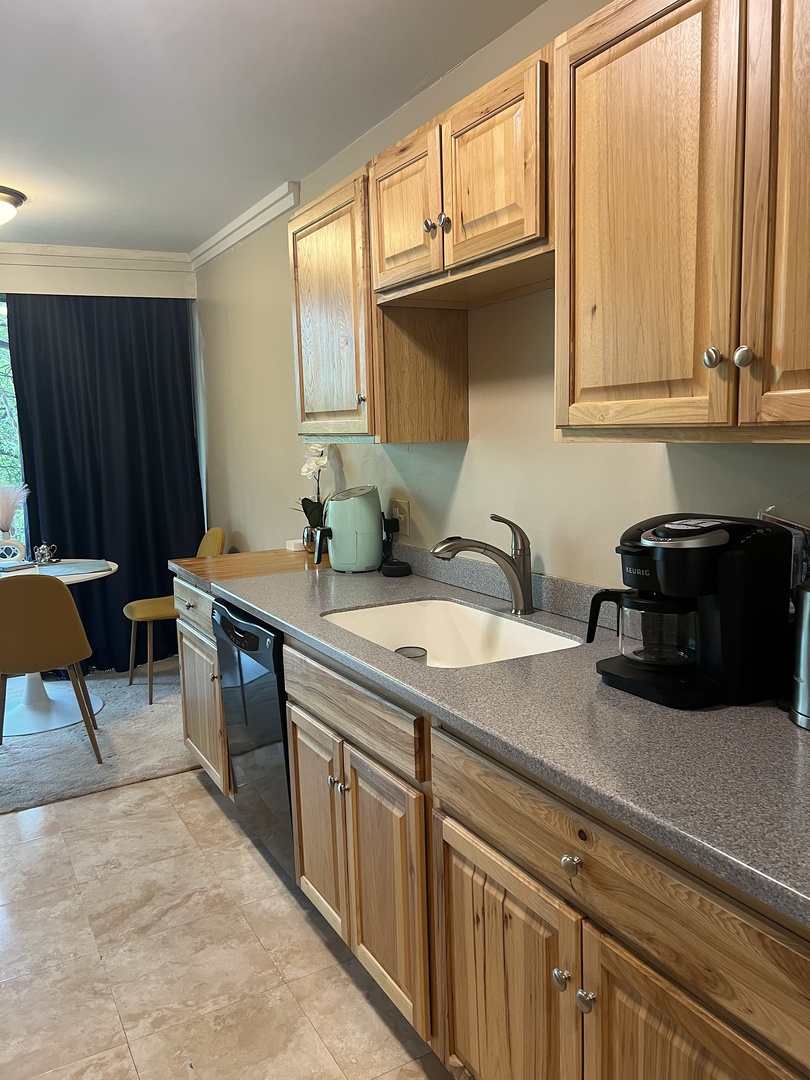 5500 Hillcrest Lane Unit: 1K