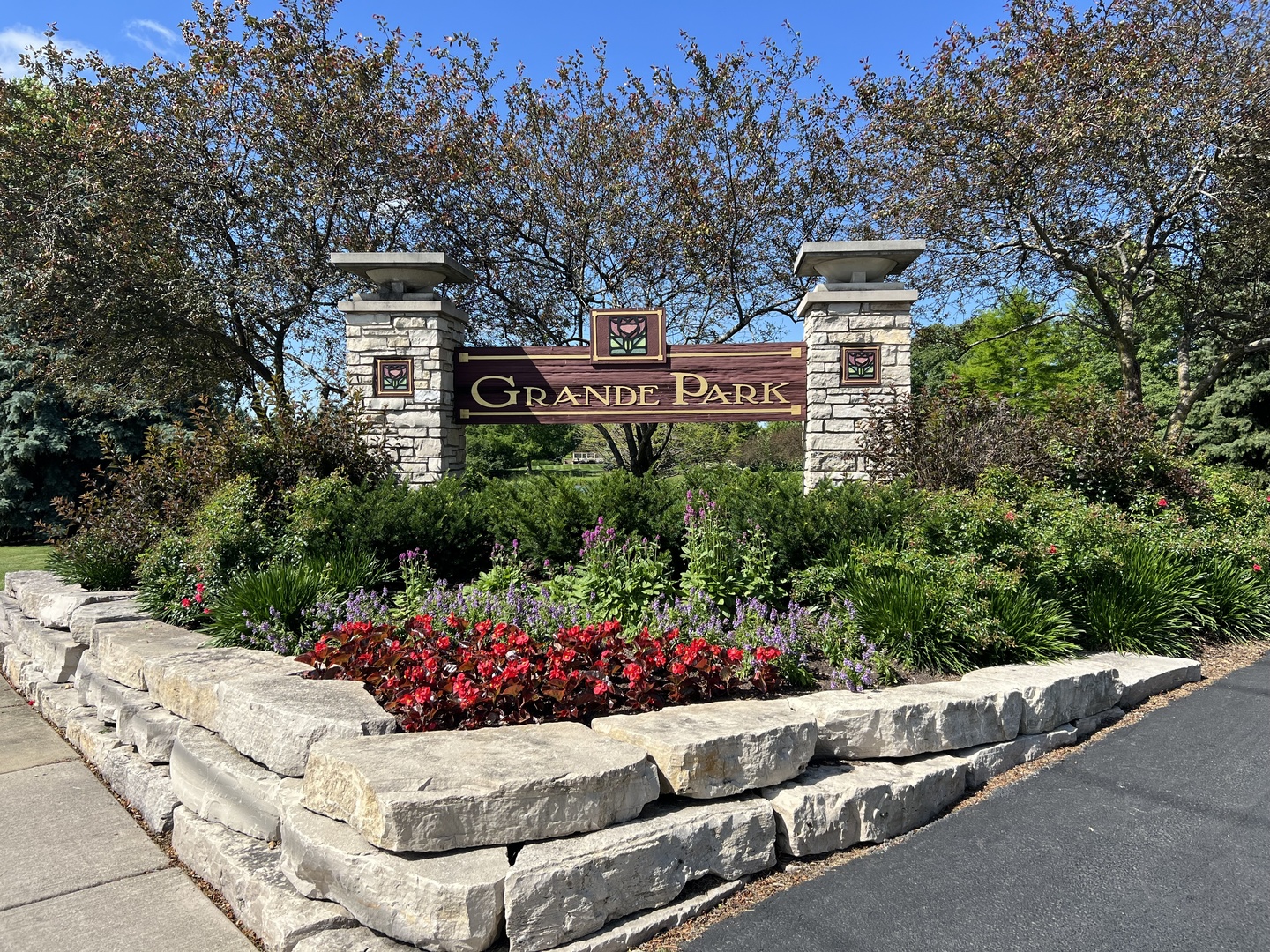 26313 WHISPERING WOODS Circle