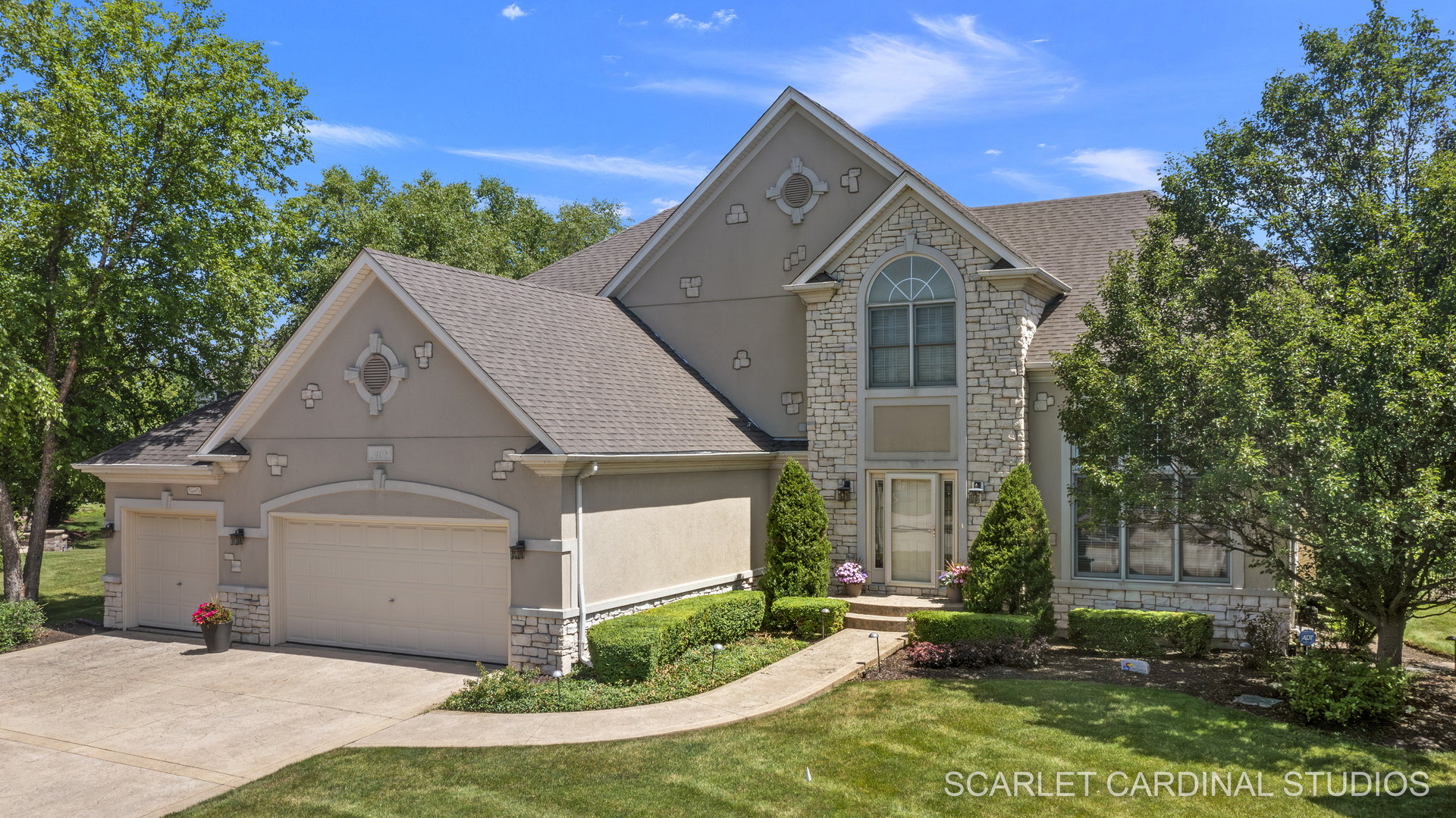 2408 Stoneleigh Court