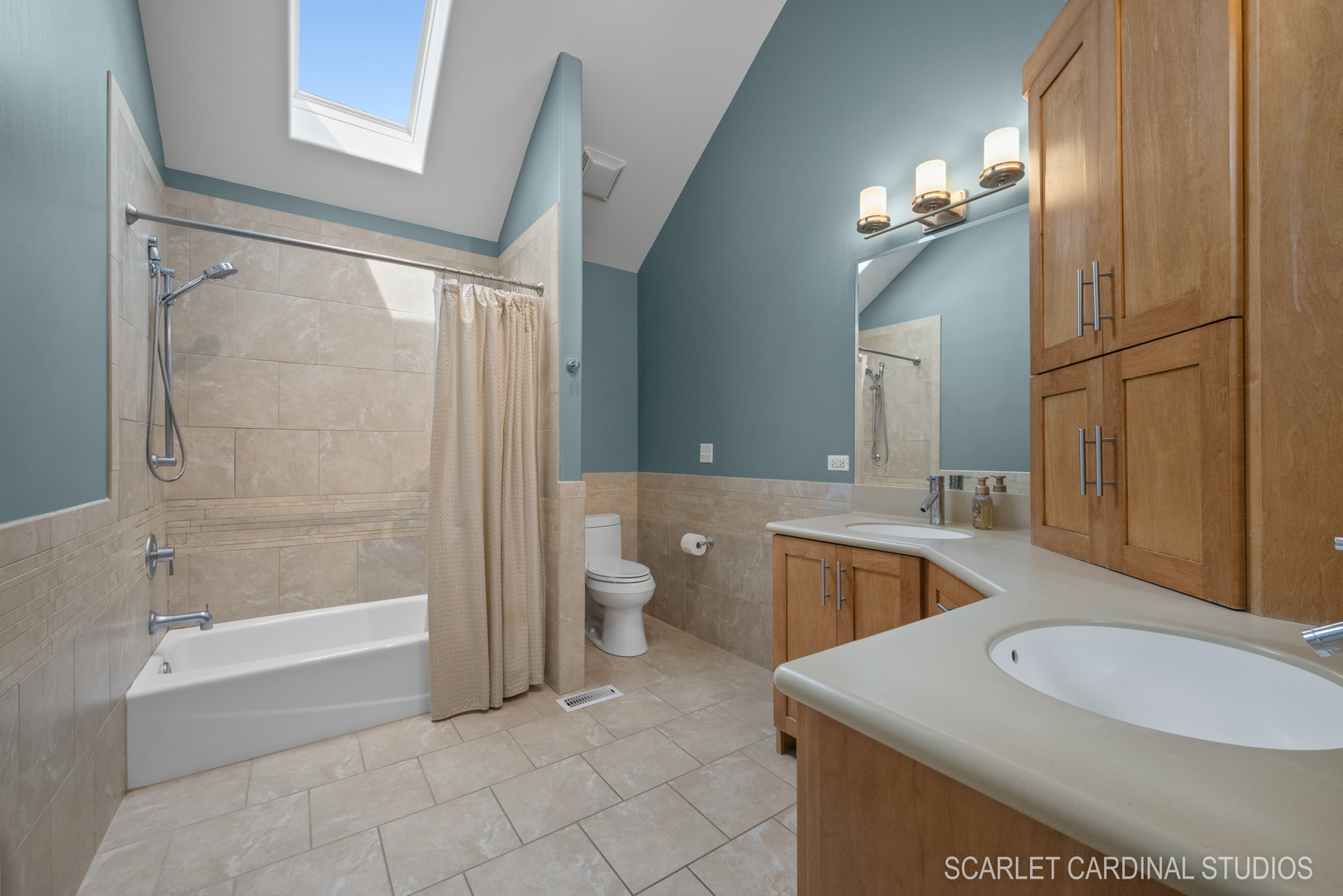 2408 Stoneleigh Court