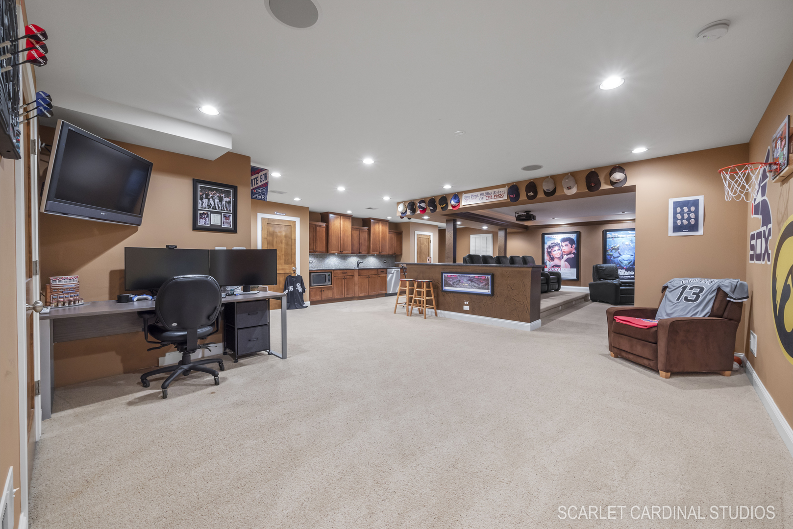 2408 Stoneleigh Court