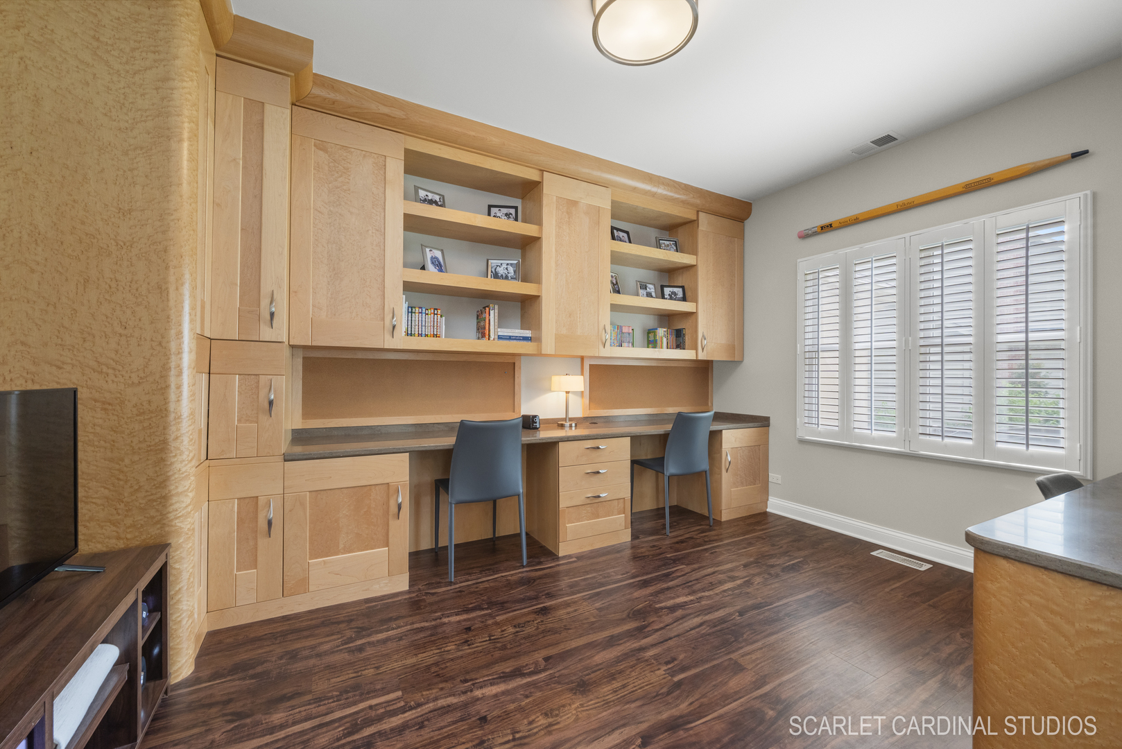 2408 Stoneleigh Court