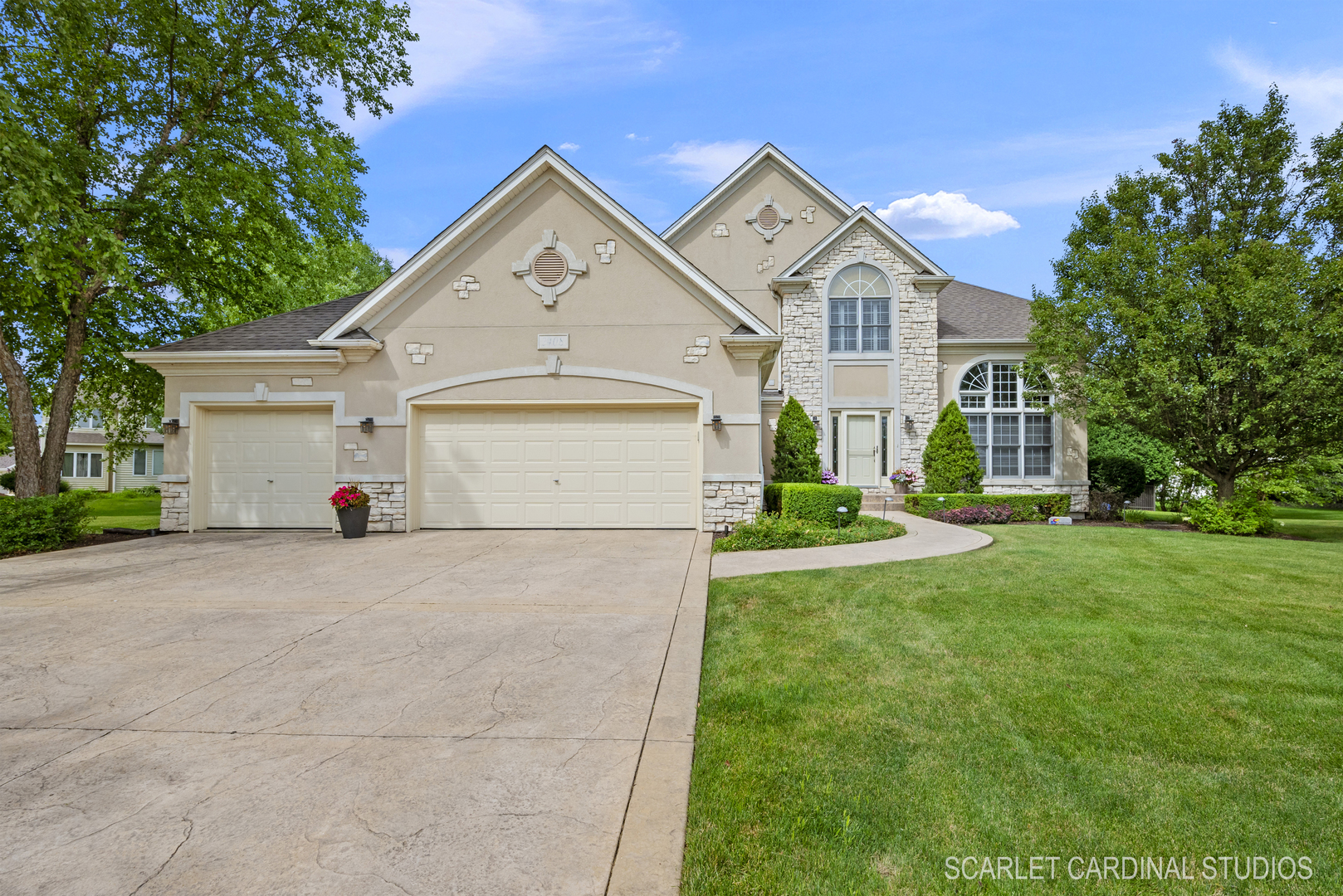 2408 Stoneleigh Court