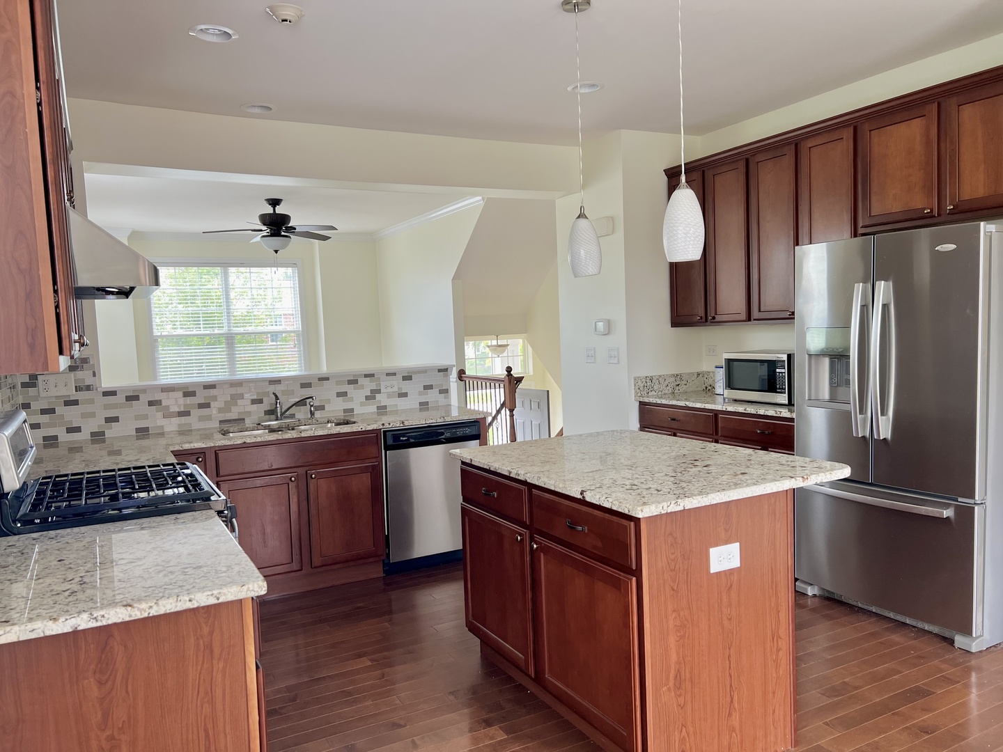 2546 Dunraven Avenue