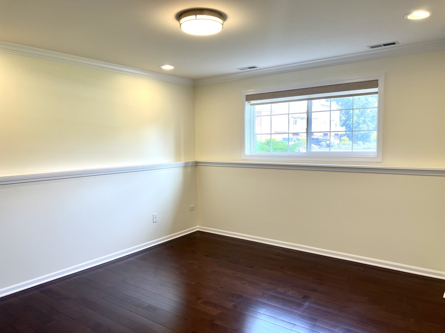 2546 Dunraven Avenue