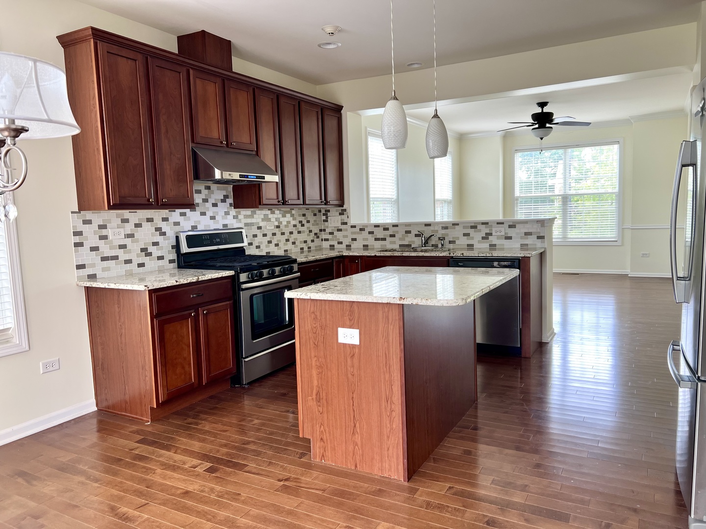 2546 Dunraven Avenue