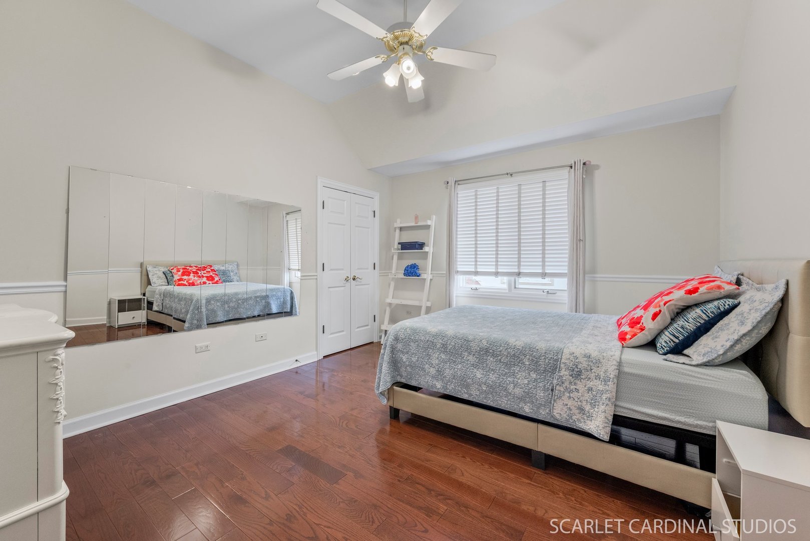 2236 COMSTOCK Lane