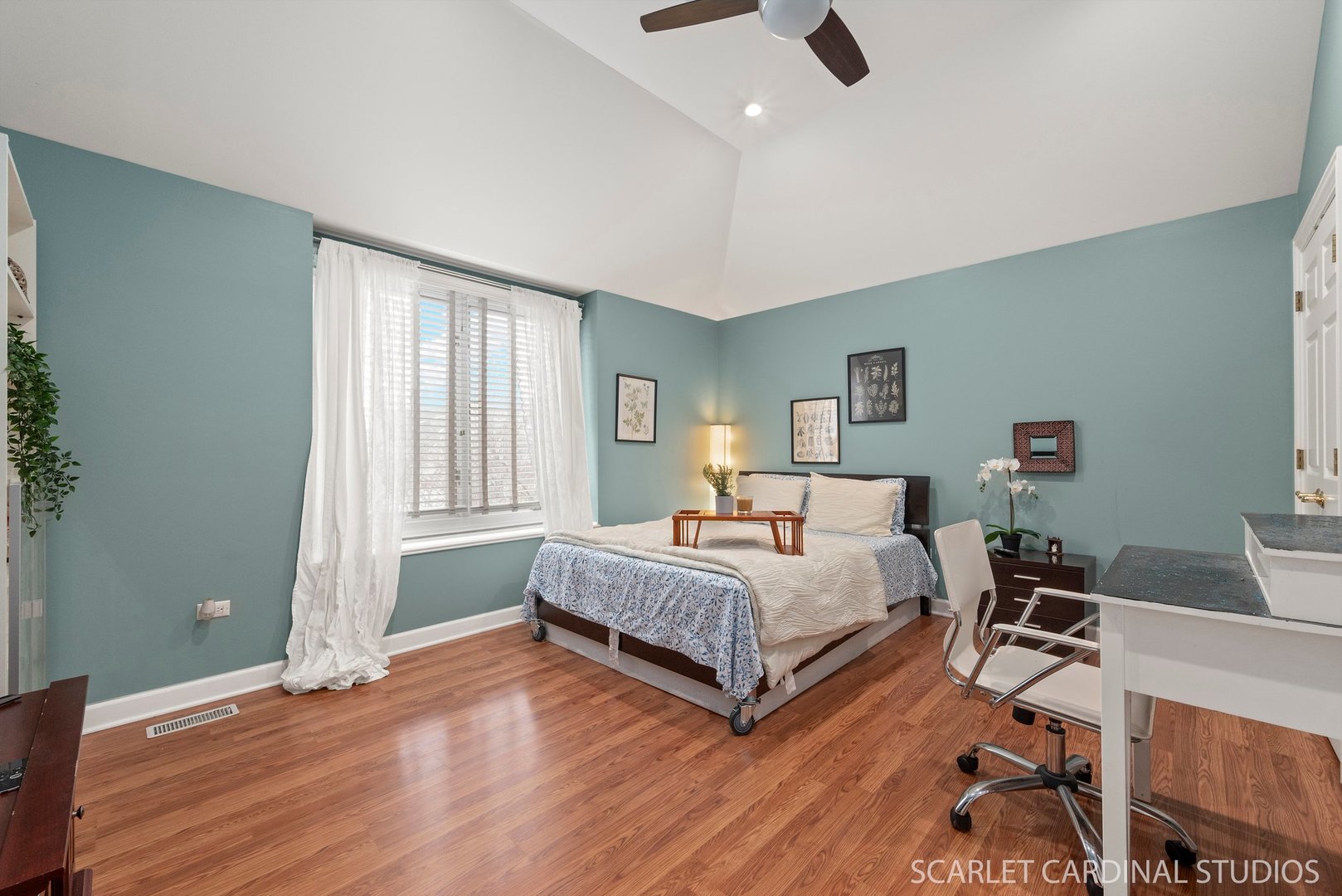 2236 COMSTOCK Lane