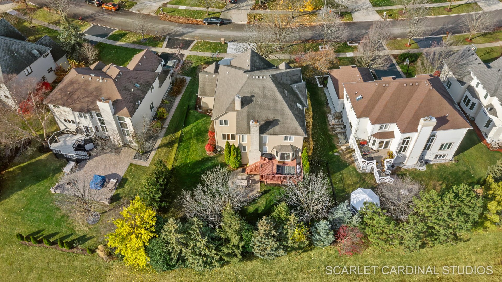 2236 COMSTOCK Lane