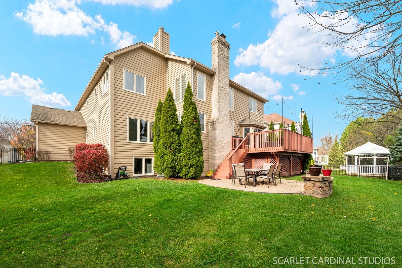 2236 COMSTOCK Lane