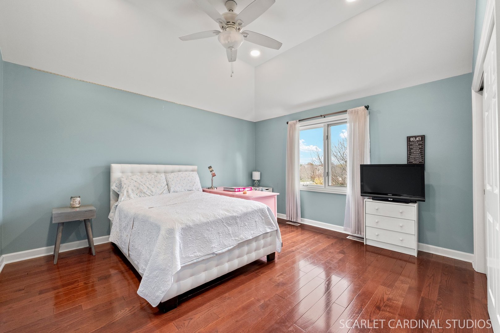 2236 COMSTOCK Lane