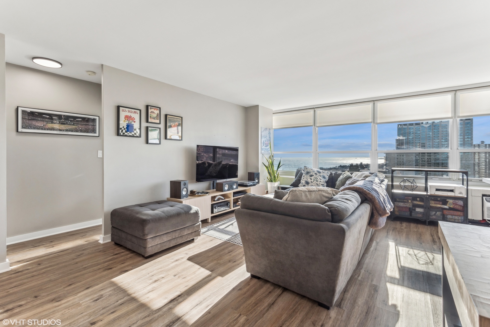3550 N Lake Shore Drive Unit: 2504