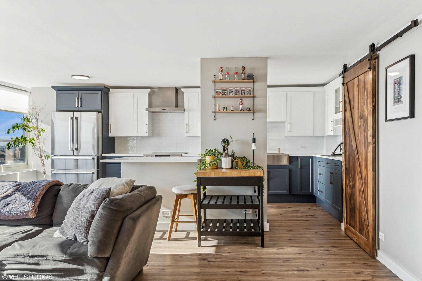 3550 N Lake Shore Drive Unit: 2504