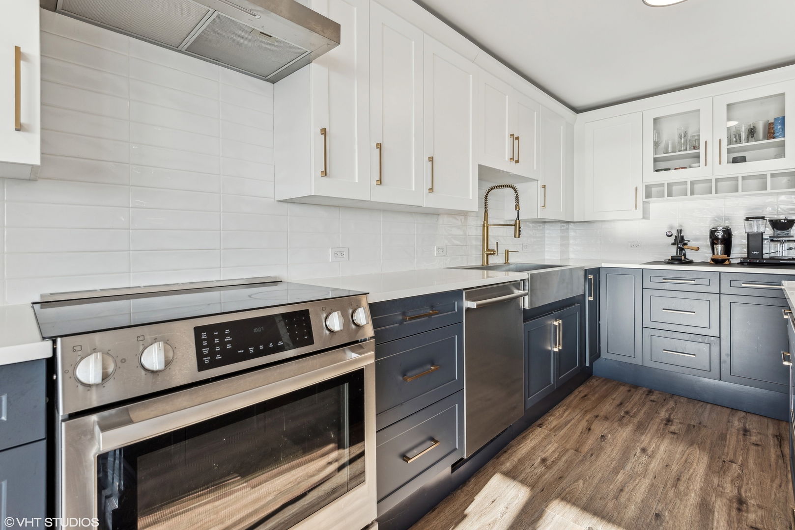 3550 N Lake Shore Drive Unit: 2504