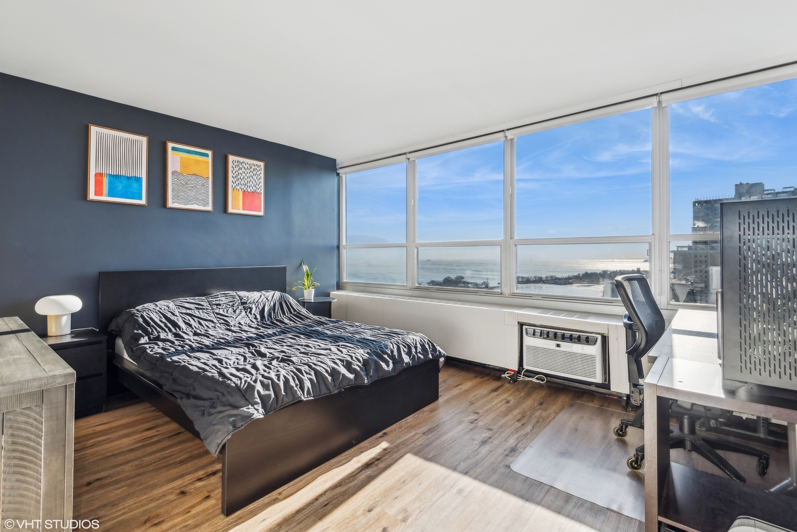 3550 N Lake Shore Drive Unit: 2504