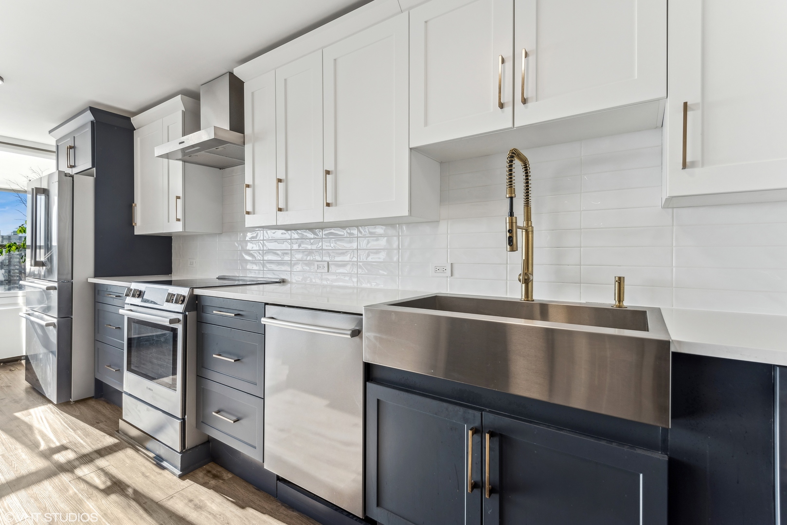 3550 N Lake Shore Drive Unit: 2504