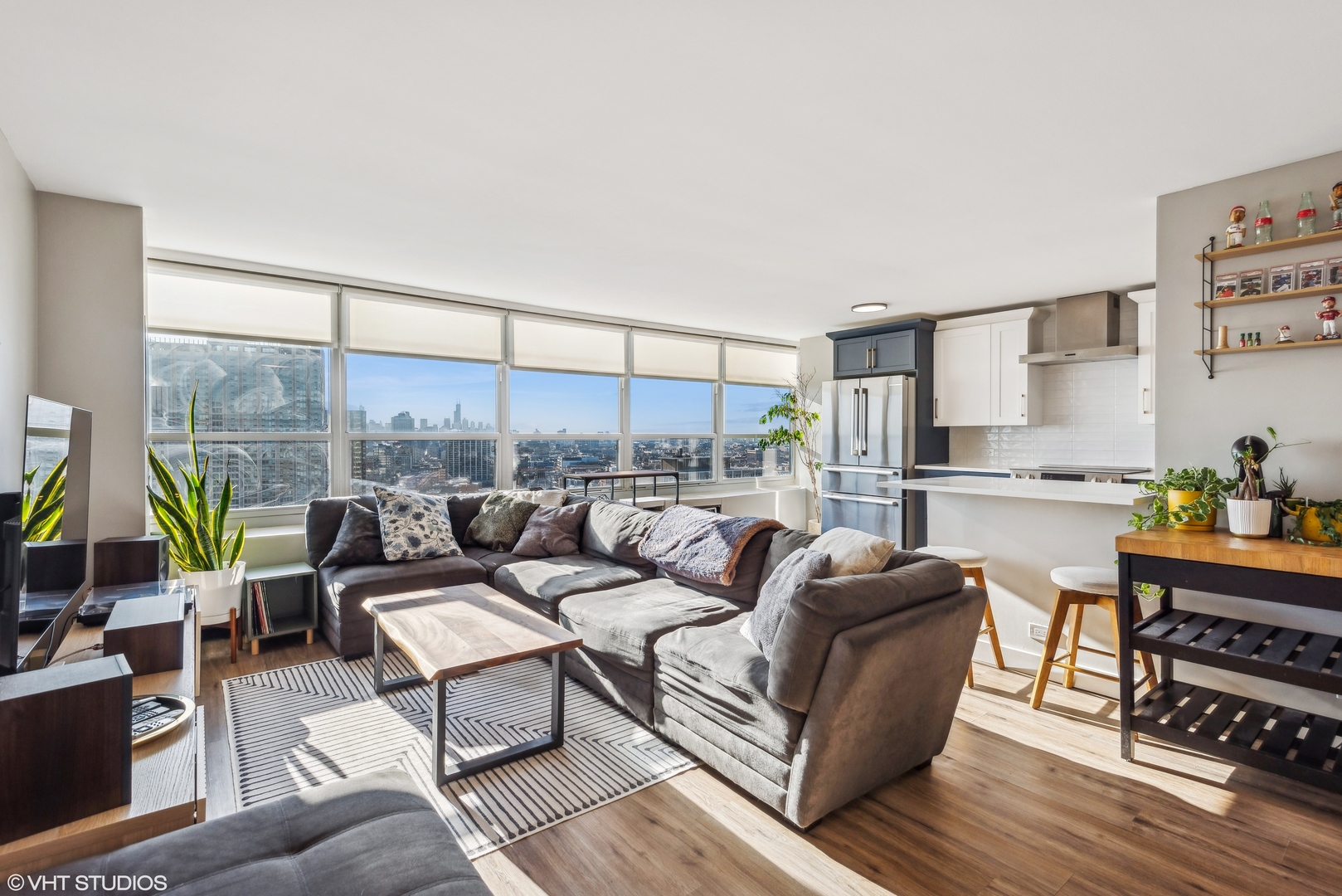 3550 N Lake Shore Drive Unit: 2504