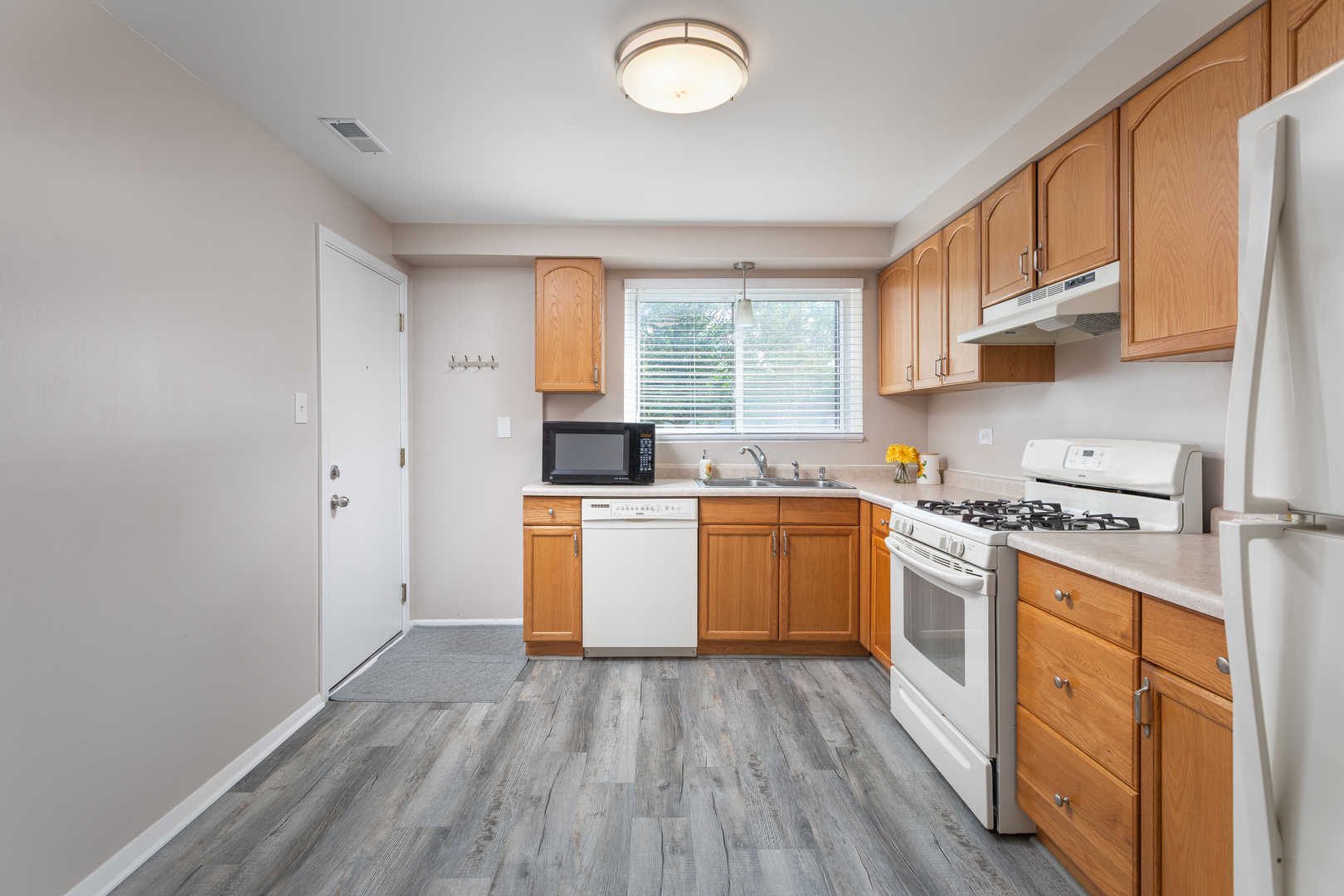 1500 S Fairfield Avenue Unit: 2A