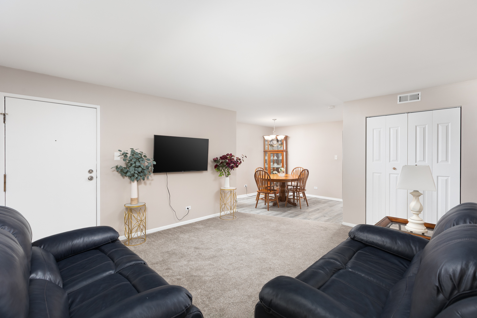 1500 S Fairfield Avenue Unit: 2A