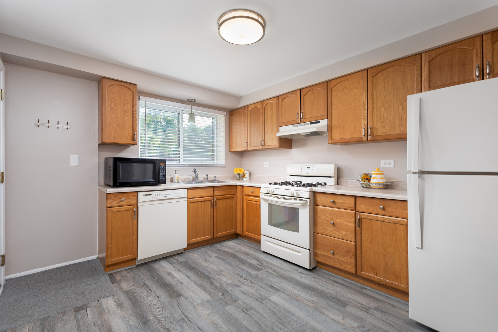 1500 S Fairfield Avenue Unit: 2A