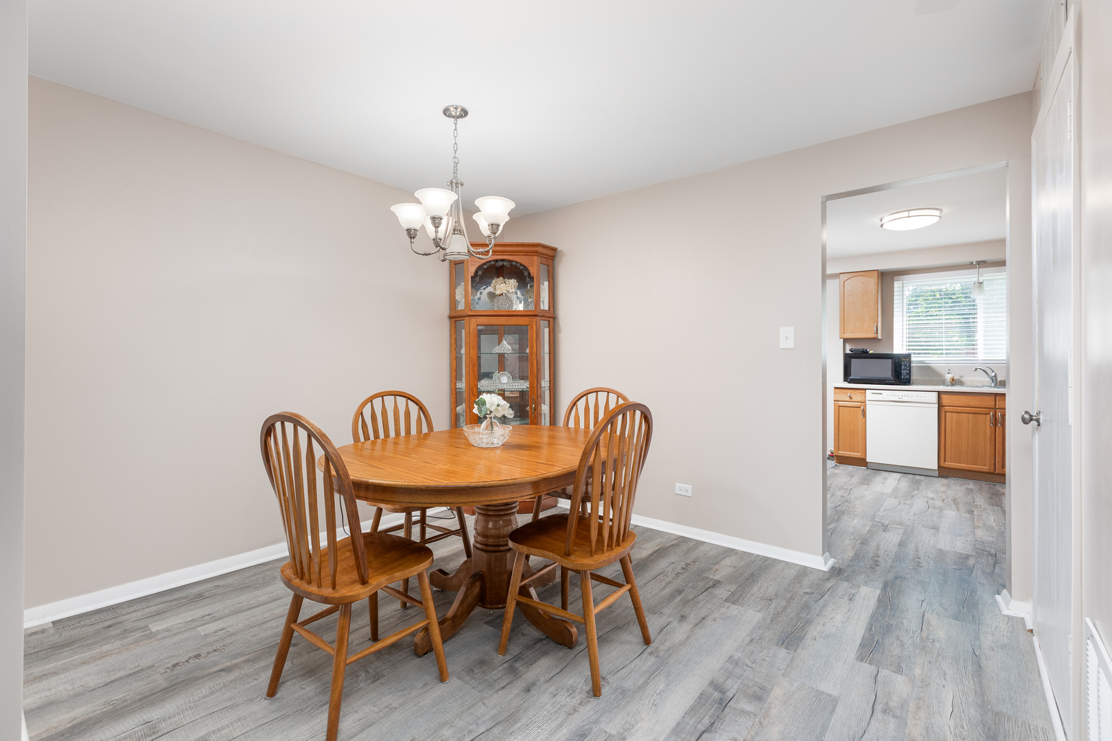 1500 S Fairfield Avenue Unit: 2A