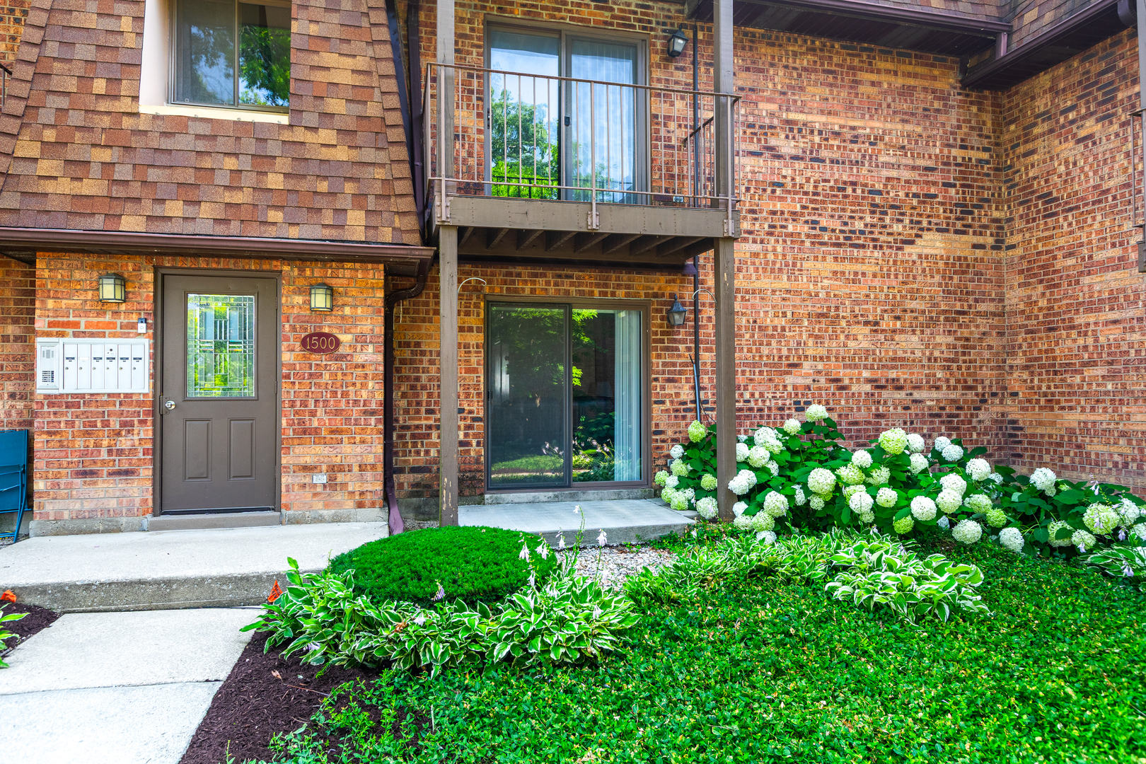 1500 S Fairfield Avenue Unit: 2A