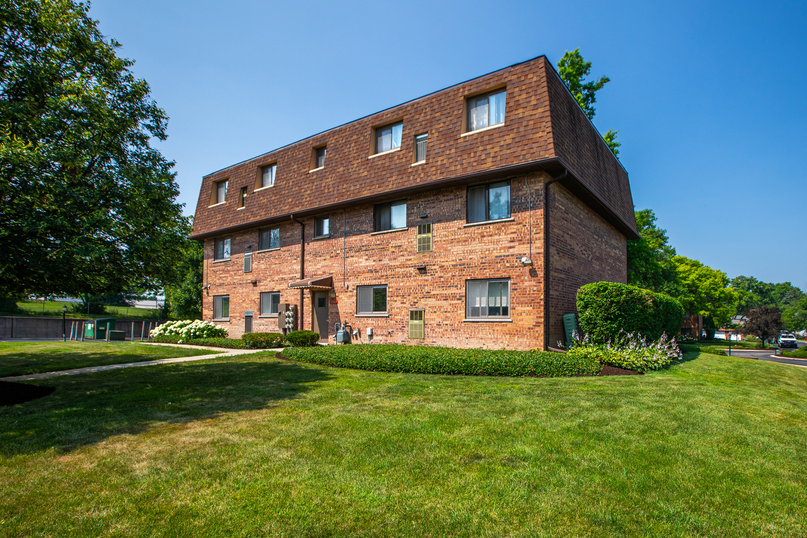 1500 S Fairfield Avenue Unit: 2A