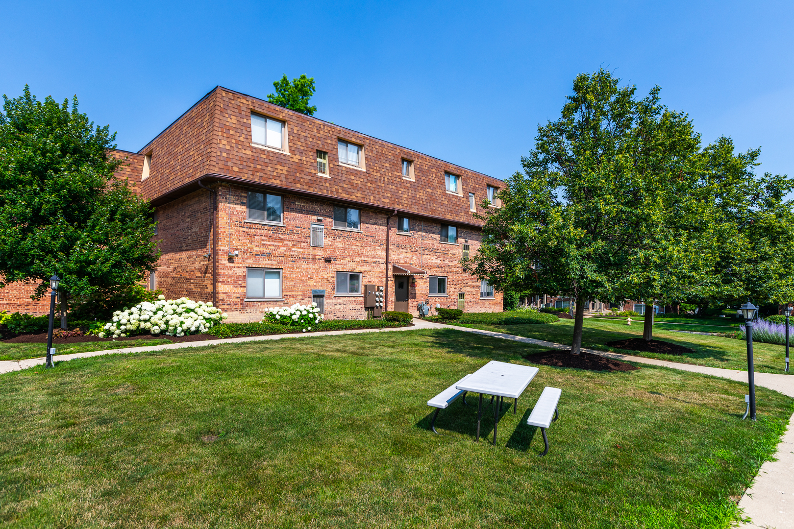 1500 S Fairfield Avenue Unit: 2A