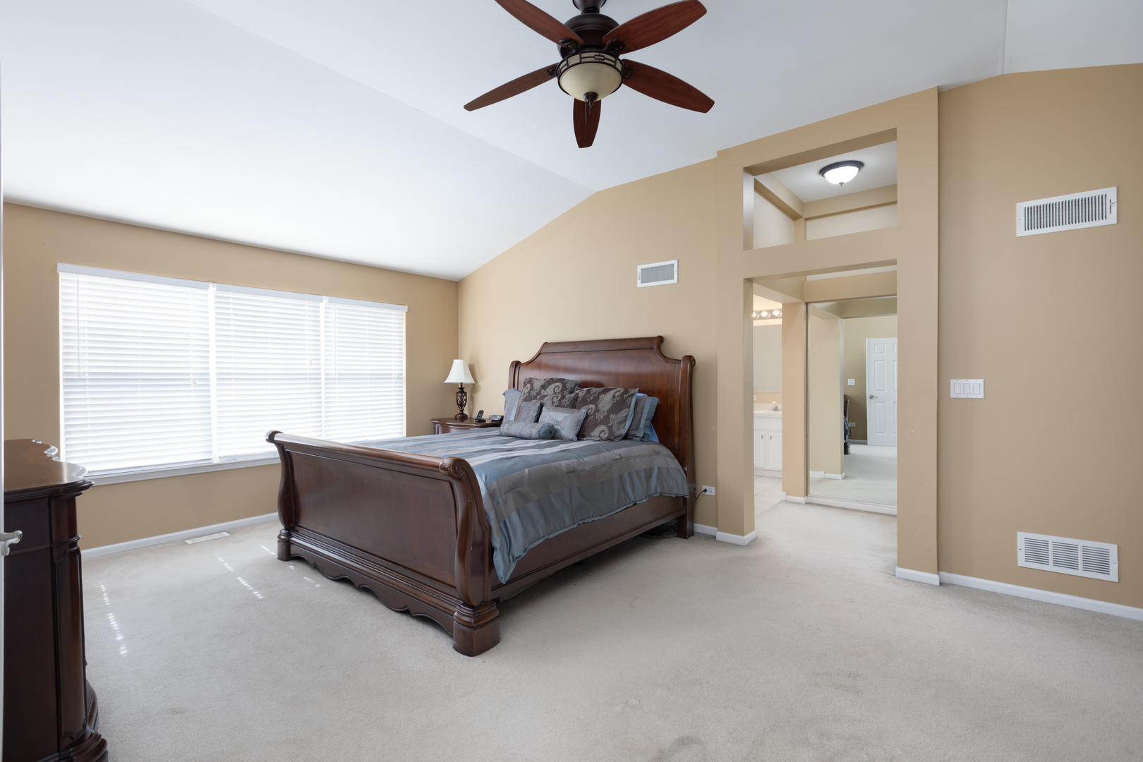 2151 KEMMERER Lane