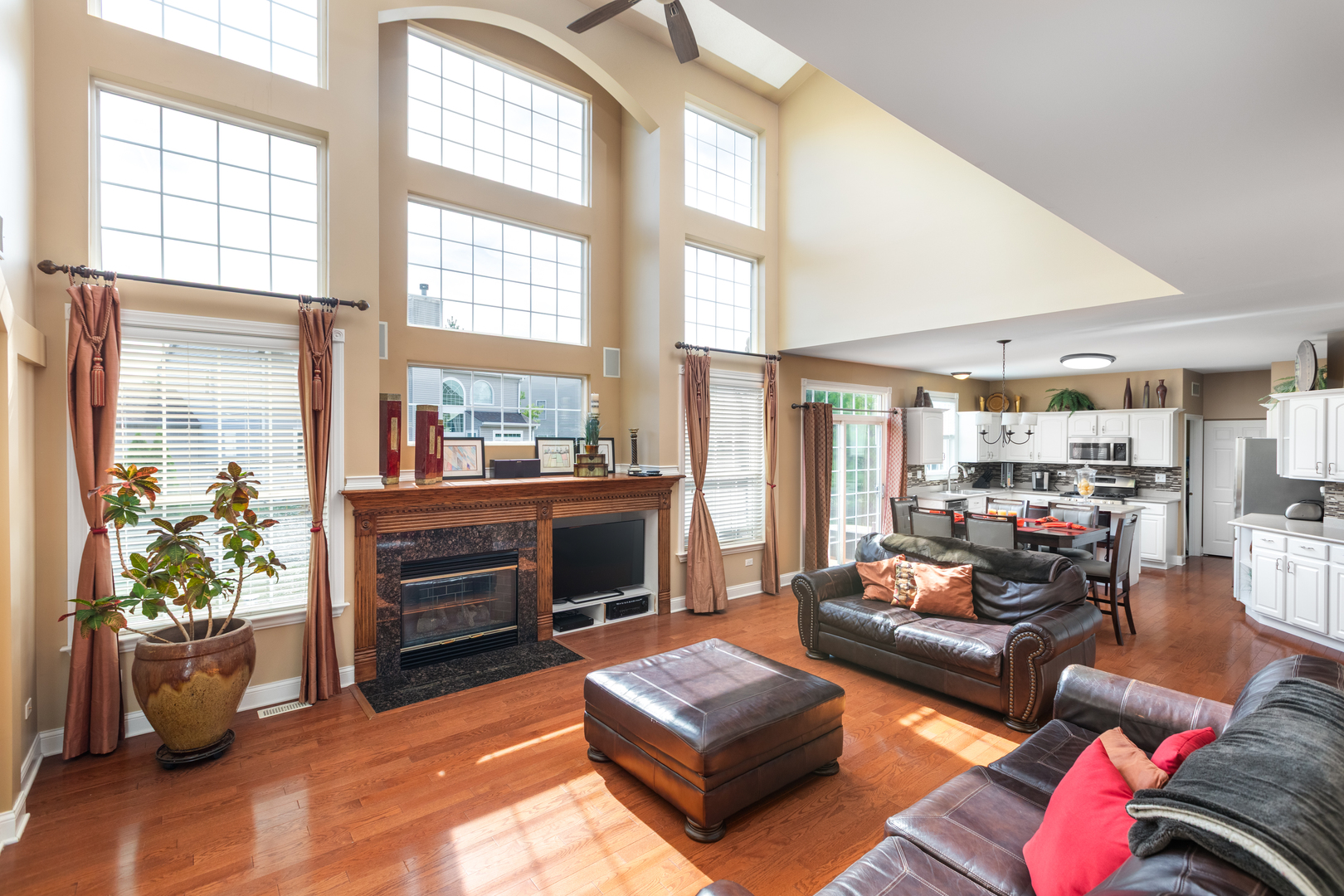 2151 KEMMERER Lane