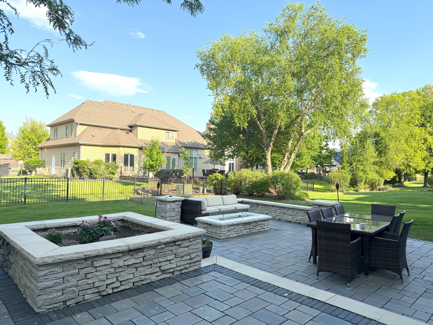 2652 Charlestowne Lane