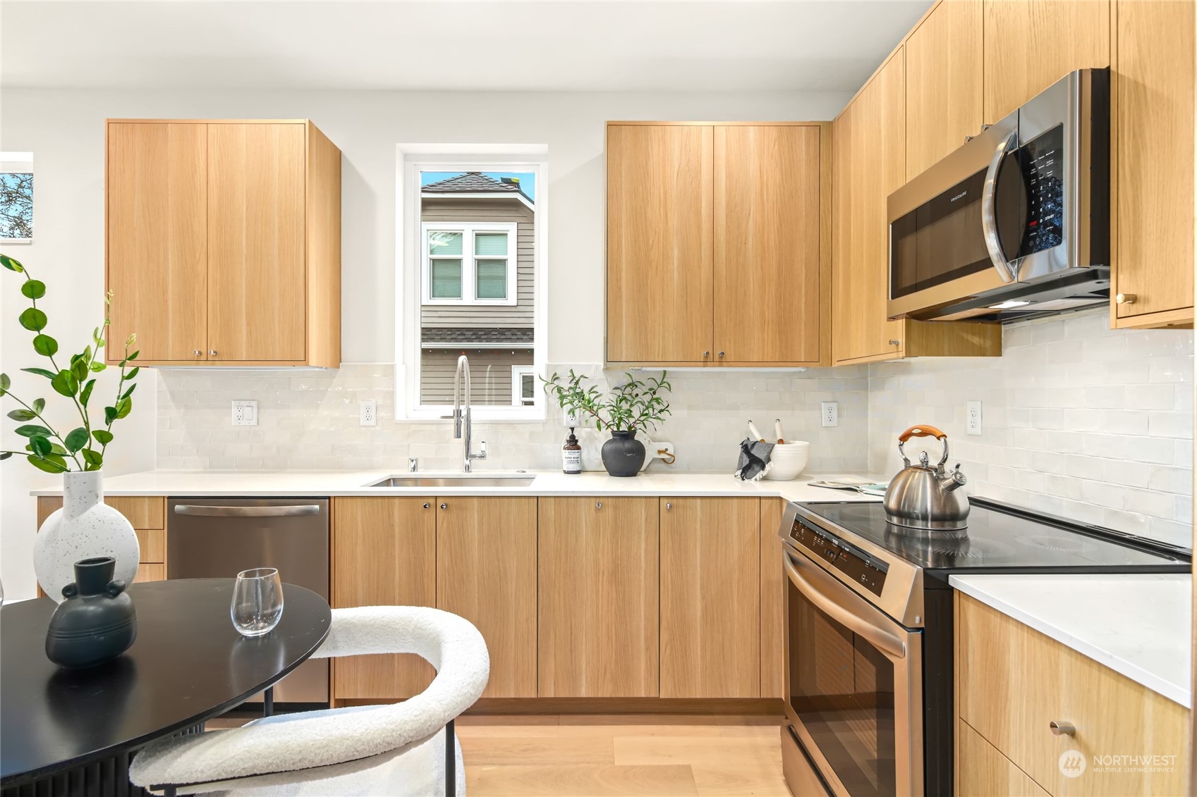 7034 Alonzo Avenue NW