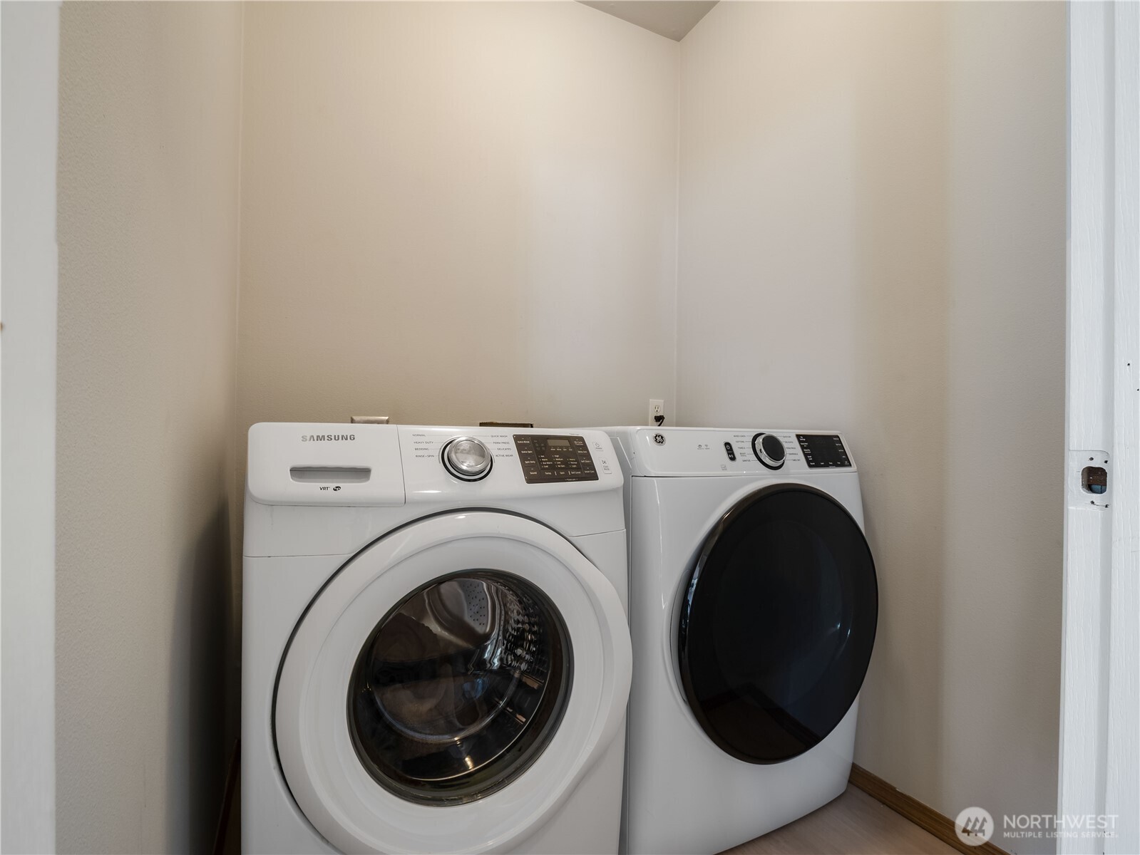 1608 196th St Court E