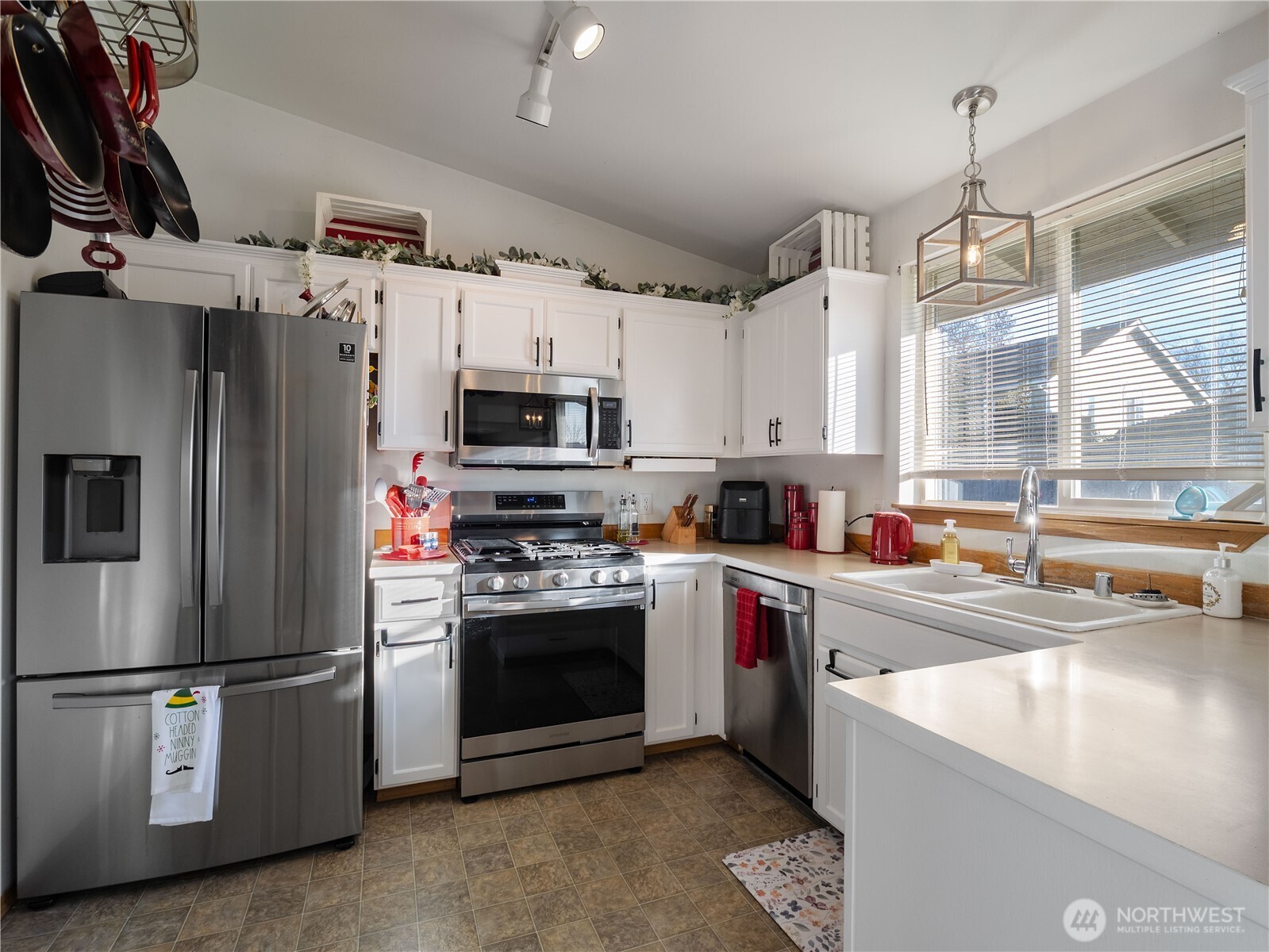 1608 196th St Court E