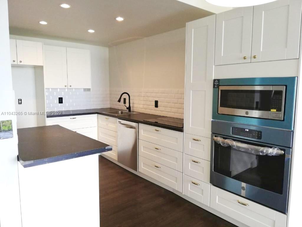 13499 Biscayne Blvd Unit: 903