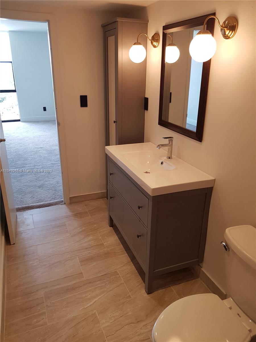 13499 Biscayne Blvd Unit: 903