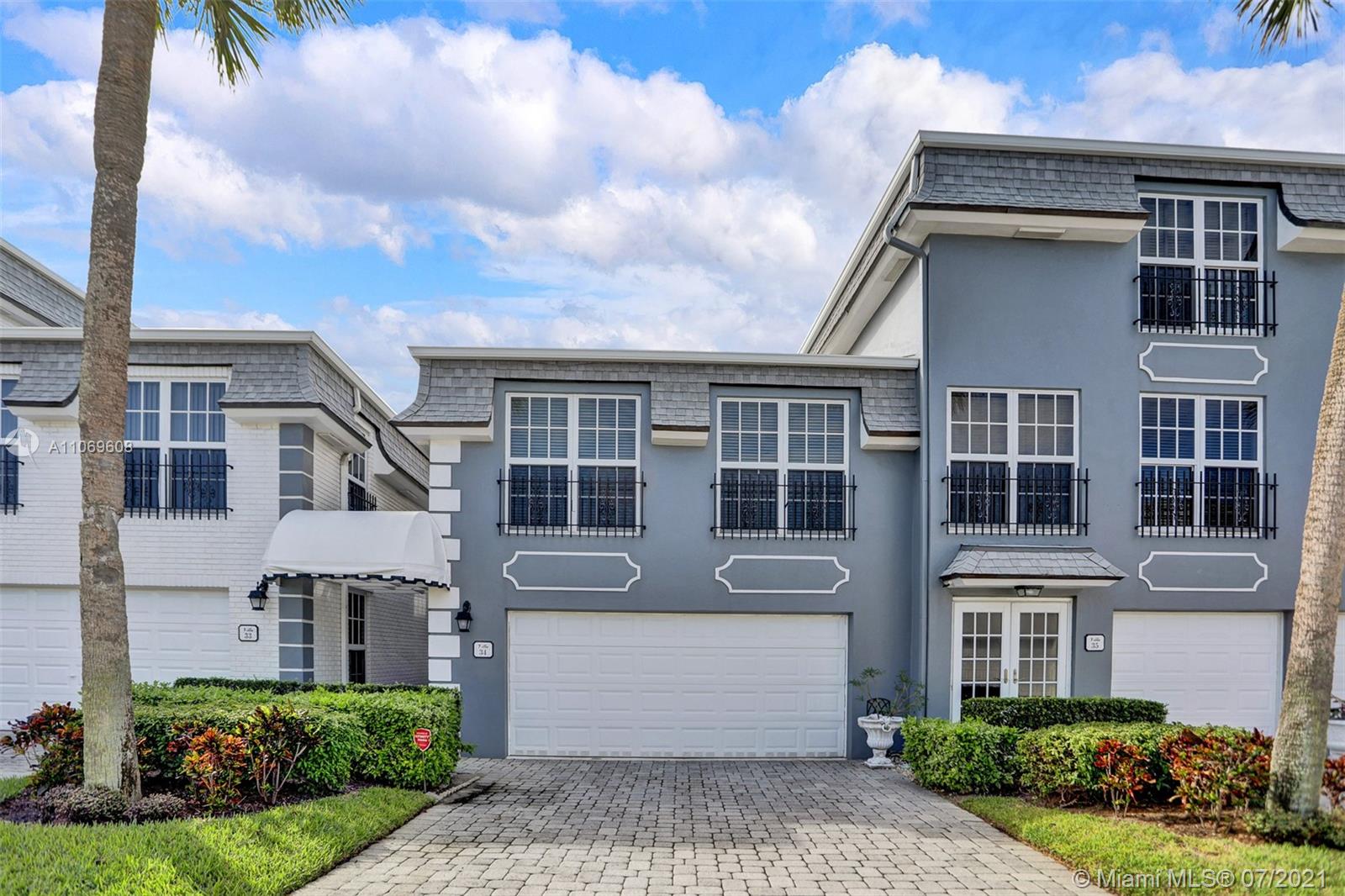 1194 Hillsboro Mile Unit: 34